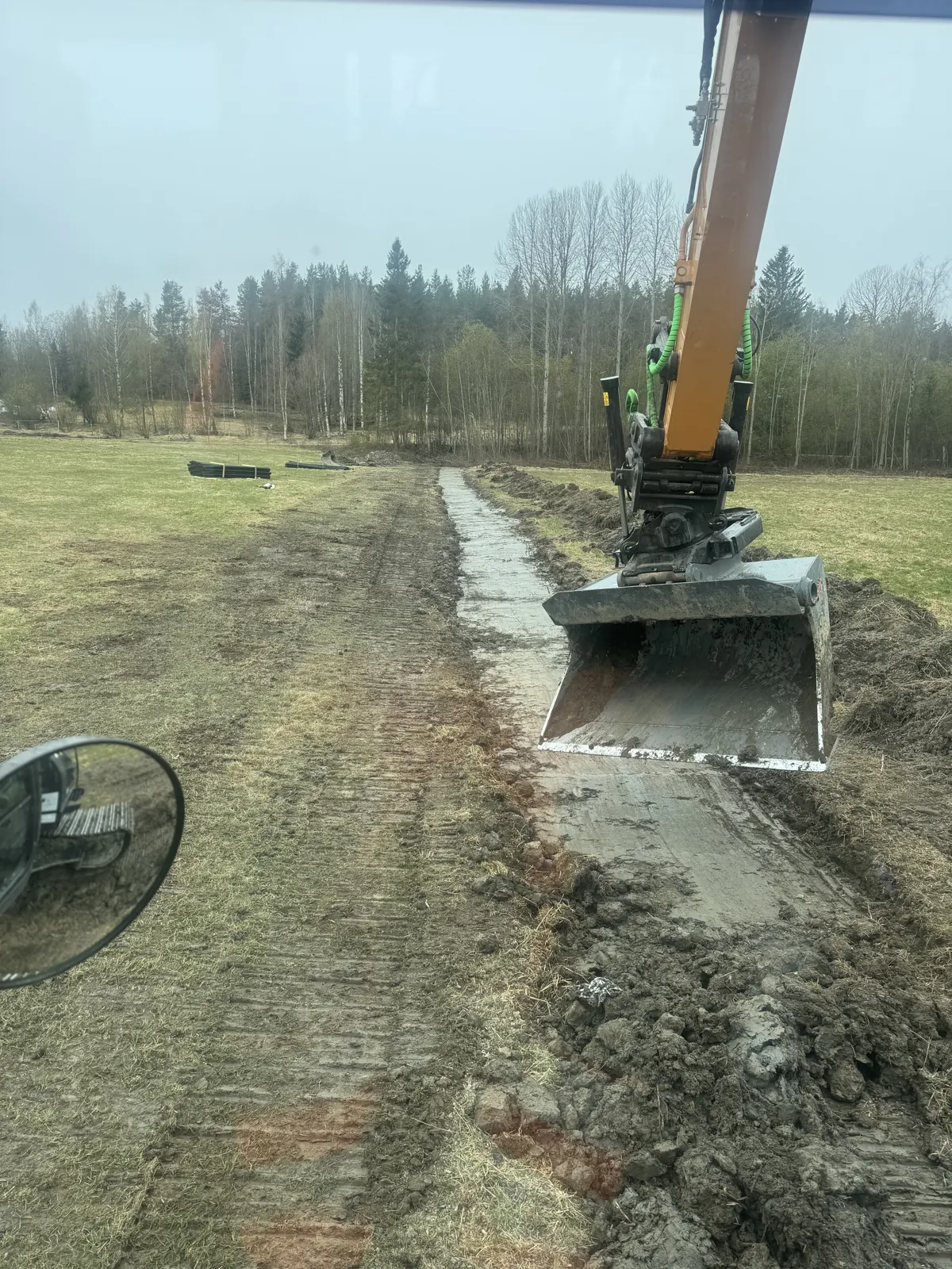 Kulvertering av åkerdike - ledningsarbete